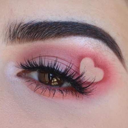 pink heart aesthetic eye makeup