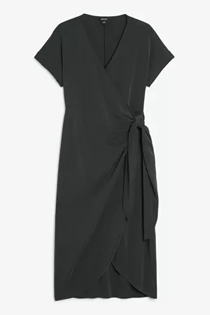 Wrap midi dress - Black - Midi dresses - Monki WW