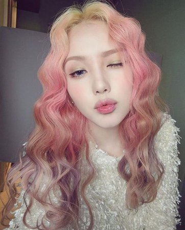 park hye min pink hair 1