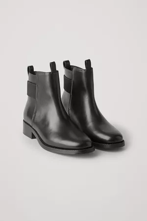 LEATHER RIBBED DETAIL CHELSEA BOOTS - Black - Boots - COS US