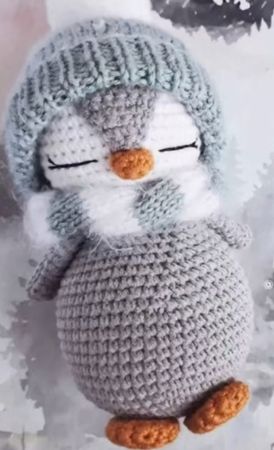 crochet peaceful penguin