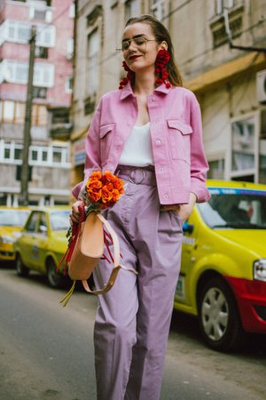Pastels-pink-denim-jacket-purple-trousers-white-shoes-statement-earrings-andreea-birsan-couturezilla-cute-spring-outfit-ideas-2018-13.jpg (665×998)