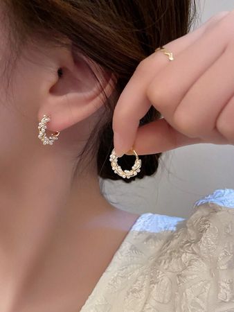 2pcs Korean-style Sweet Pearl Earrings, Autumn/winter, Unpopular Design, Circle And Pearl Decor, Drop & Hoop Earrings For Women | SHEIN