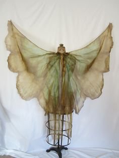 Pinterest - Fantasy Fairy Wings - oooh these would be so pretty for a running costume, and they'd flutter as you run! | stuff I like