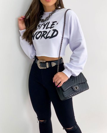 ONLAURI ᴄᴏɴᴇᴄᴛᴀᴅᴀ ᴇᴍ sᴇᴜ ᴍᴜɴᴅᴏ on Instagram: “Moletom Style? Temos! 🖤☠️⚡️ Foto 4️⃣ - • Cropped Moletinho Style Word. R$89 • Calça Jeans Skinny Cós Alto (36 ao 44). R$139 - DISPONÍVEL NAS…”