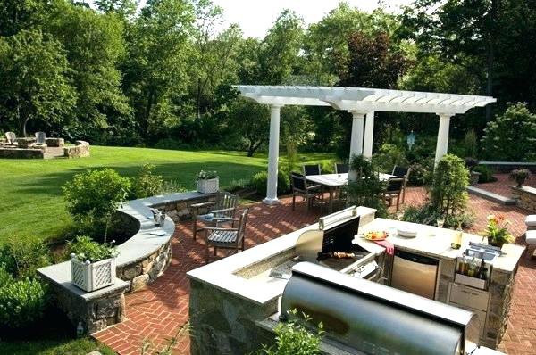 large-backyard-design-view-in-gallery-big-ideas-on-a-budget.jpg (600×398)