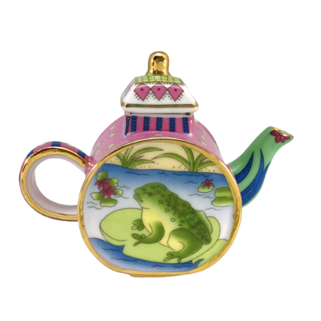 teapot by Vivian Chan