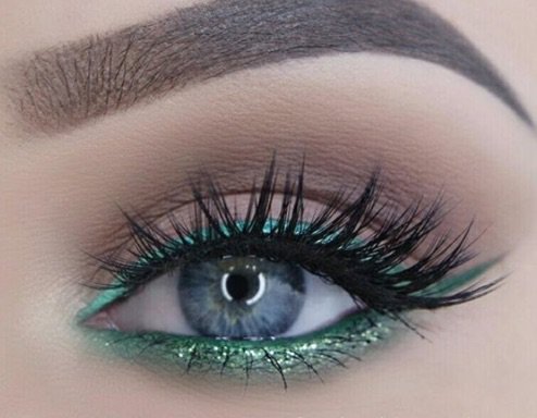 Green Winged Eye Makeup