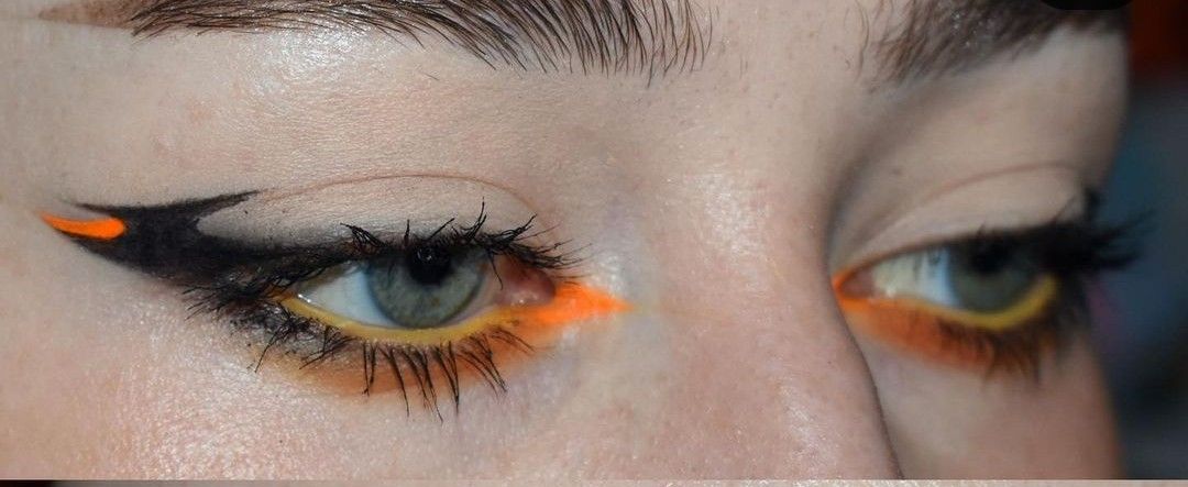 orange n black eyeliner