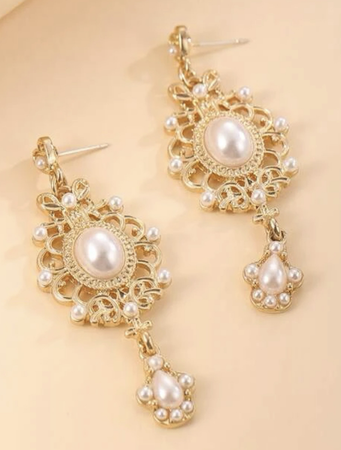 pearl earrings dainty