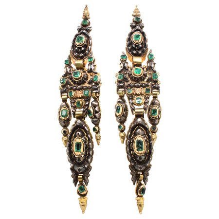 Antique 18th Century Iberian Emerald Chandelier Earrings For Sale at 1stDibs