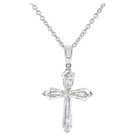 Kite Shape Diamond Cross Pendant Necklace For Sale at 1stDibs