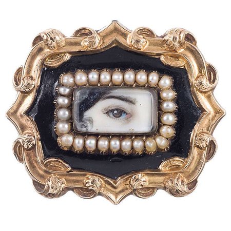 antique lover’s eye gold brooch