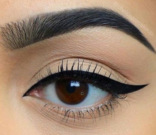 winged eye makeup