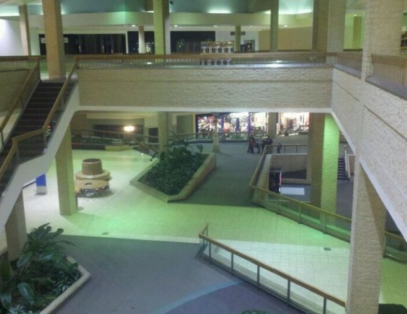 -80s-mall