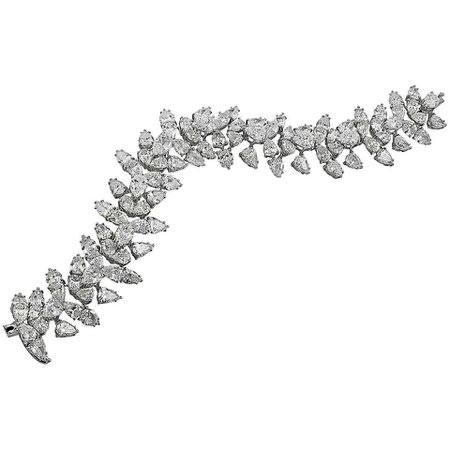 Harry Winston Diamond Cluster Bracelet, 70 Carat For Sale at 1stdibs