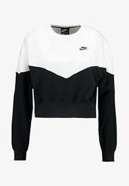 nike crop top pullover black&white – Google Suche