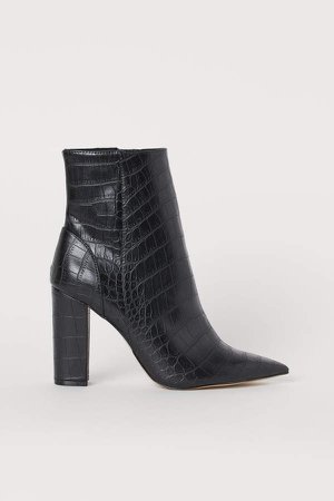Crocodile-pattern Ankle Boots - Black