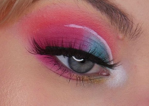 blue and pink makeup