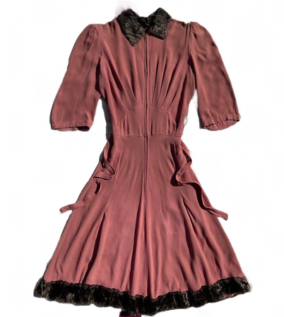 1930s 1940s salmon pink fur collar dress