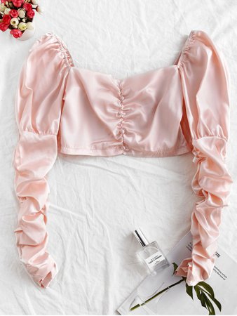 [23% OFF] 2020 Smocked Silky Gathered Sleeve Crop Blouse In PINK | ZAFUL pink