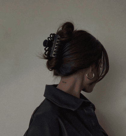 Hairstyle claw updo
