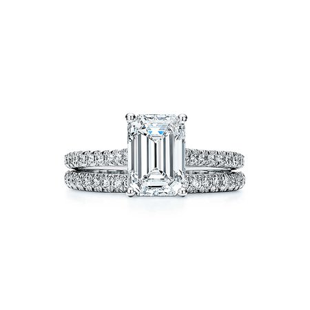 Tiffany Novo® Emerald Cut Engagement Rings | Tiffany & Co.