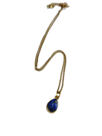 rebbie_irl’s lapis lazuli necklace