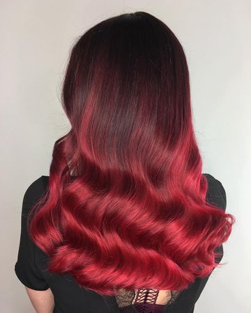 VANCOUVER BLONDES en Instagram: “Ruby🥀Red If you had to pick THE fall color , what would it be ??? Red,of course !! For this little gem, I deepened the roots with a…”