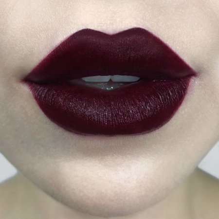 Studded Kiss Crème Lipstick HOMEGIRL