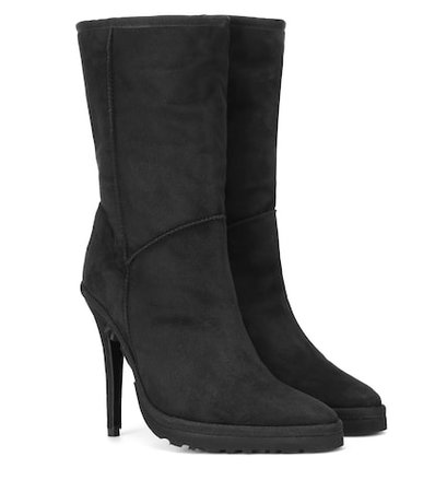 x UGG ankle boots