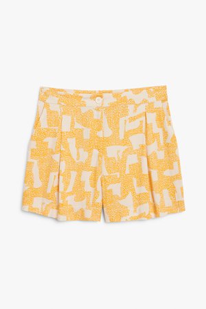 Lightweight high waist shorts - Yellow abstract print - Shorts - Monki WW