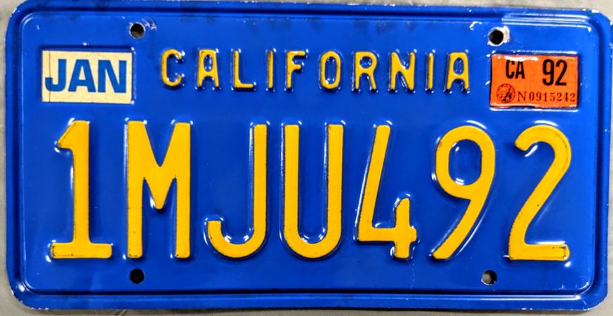 1992 California License Plate (1MJU492)