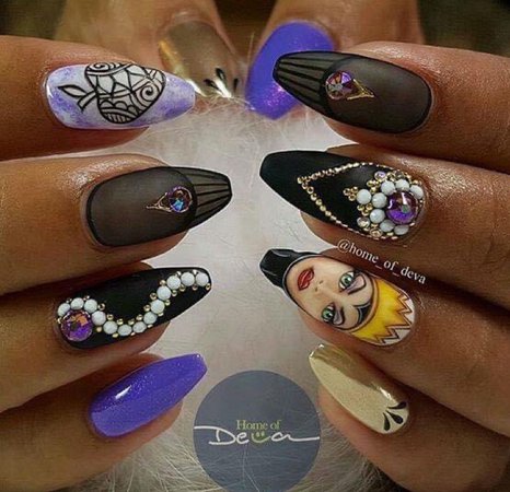 Evil queen nails