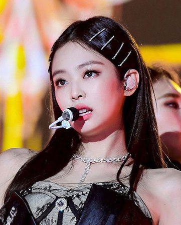 5 Styles of Hair Clips for Jennie BLACKPINK that are now back in trend « Korean CELEB