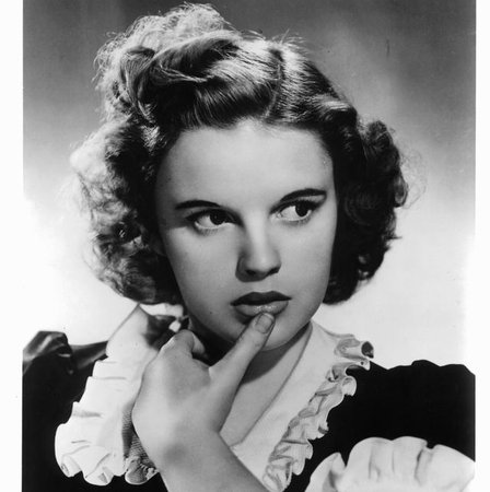 40 Rare Photos of Judy Garland From the '20s Through the '60s