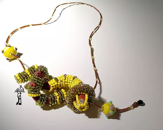 Artisan necklace: Turn Around Two | Avatar