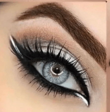 Black&white eye makeup