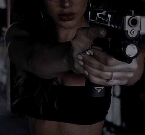 gun girl