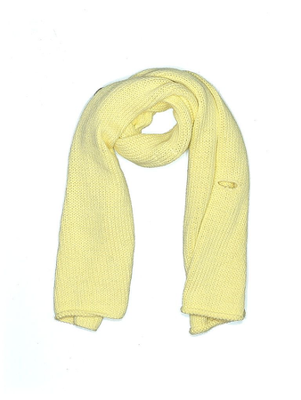 pale yellow knitted scarf