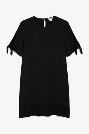 Short-sleeved swing dress - Black magic - Dresses - Monki WW
