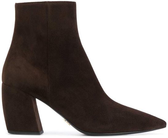 pointed toe ankle boots
