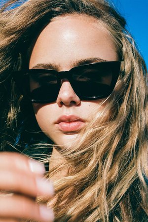 Carson Chunky Rectangle Sunglasses | Urban Outfitters