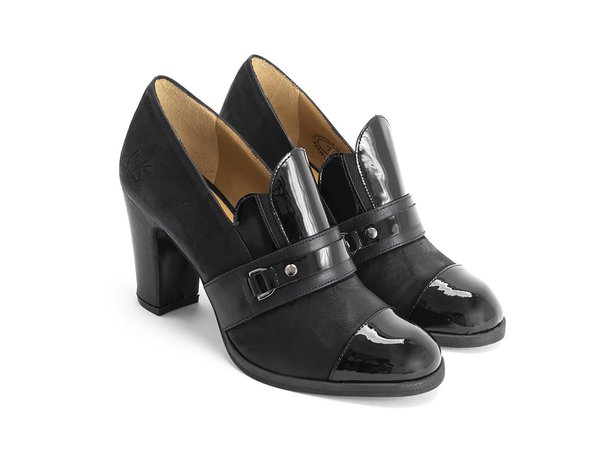 Fluevog Shoes | Shop | Carlyne (Black) | Scalloped tongue loafer heel