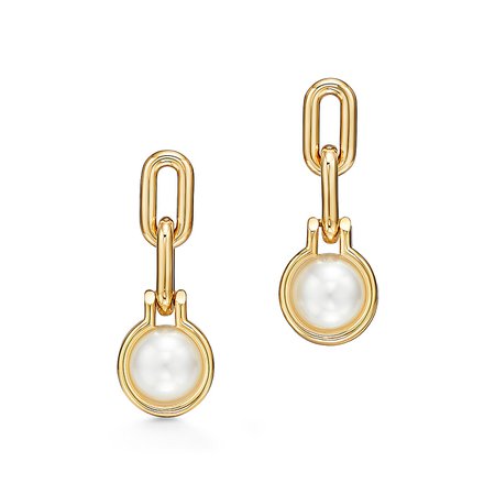 Tiffany HardWear South Sea pearl link earrings in 18k gold. | Tiffany & Co.