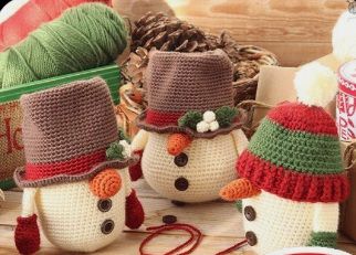 crochet gnome snowmen