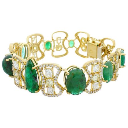 30.30 Carat Total Emerald and Diamond Bracelet in 18 Karat Yellow Gold For Sale at 1stDibs