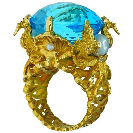Kraken Ring 18 Karat Yellow Gold with Swiss Blue Topaz, Diamonds and Pearls For Sale at 1stDibs