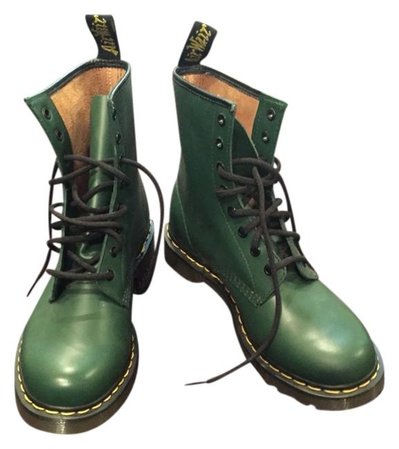 Dr. Martens Green Boots/Booties Size US 9 Regular (M, B) - Tradesy