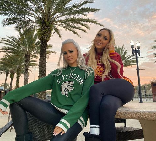 The Bunny 🐇🔪 on Instagram: “We solemnly swear that we are up to no good. ⚡️✨ #harrypotter #slytherin #griffindor #superbadgirl #thebunny #aew #allelite…”